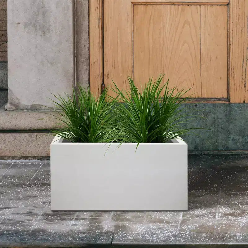 Jardinière d'extérieur rectangulaire en béton blanc craie 32,5 x 80 x 40 cm