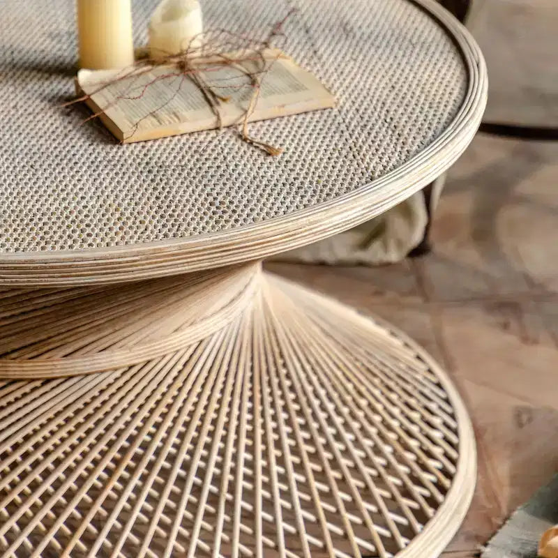 EHMKNP Natural Woven Round Rattan Coffee Table - Single Piece for Apartment Living Room, Rattan End Table for Living Space
