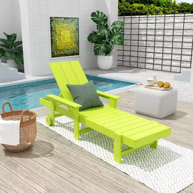 Chaise longue inclinable moderne avec accoudoirs et roulettes